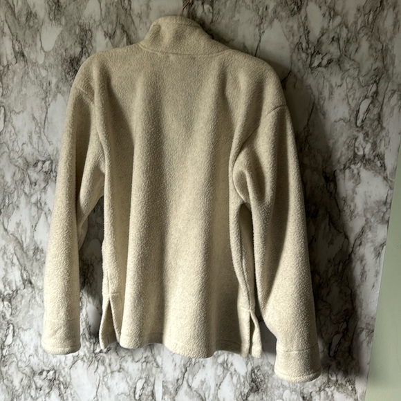 No fabric tag no designer label no size tag it measures pp22 shelter to c24 L 26 - Picture 3 of 3